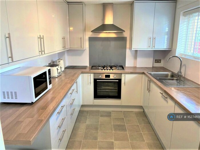 5 Bedroom Semi-Detached House To Rent In Piltdown Road, Brighton, BN2