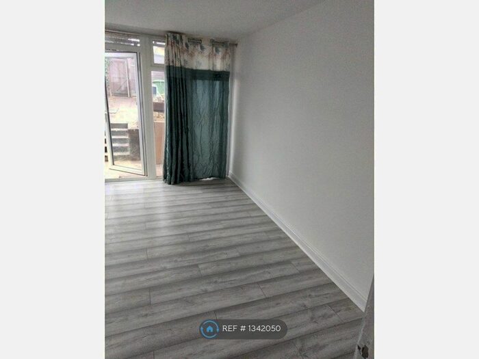 3 Bedroom Terraced House To Rent In Watten Court, Milton Keynes, MK2