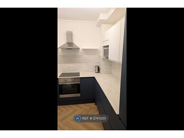 2 Bedroom Flat To Rent In Lohmann House, London, SE11