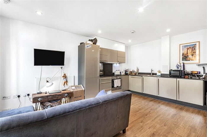 2 Bedroom Apartment To Rent In Salton Square, London, E14