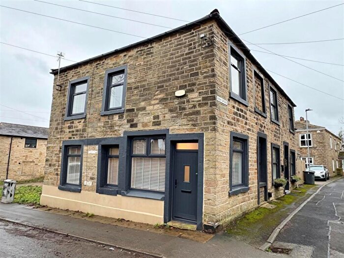 2 Bedroom Semi Detached House To Rent In Old Lane, Birkenshaw, Bradford, BD11