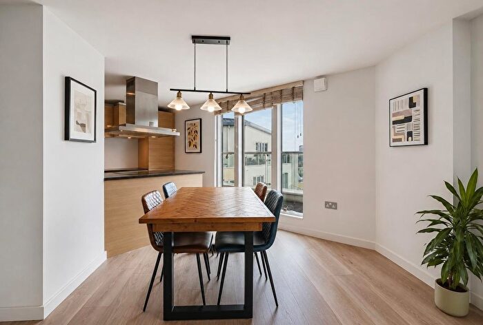 3 Bedroom Flat To Rent In Water Gardens Square, Canada Water, SE16