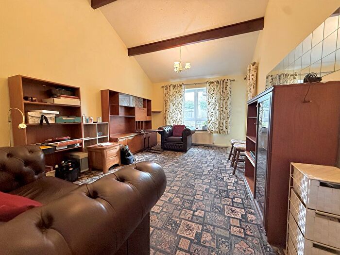 2 Bedroom Terraced Bungalow For Sale In Ferndale, Hedge End, Southampton, SO30