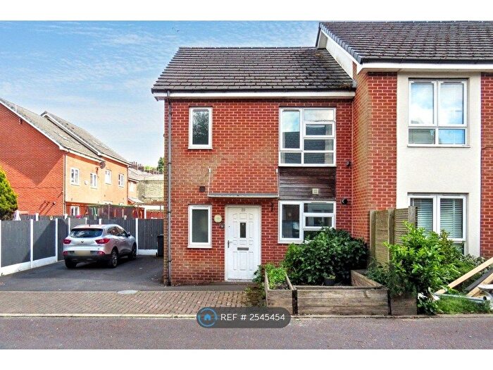 3 Bedroom Semi-Detached House To Rent In Mosley Walk, Blackburn, BB2