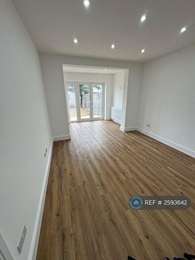 5 Bedroom Semi-Detached House To Rent In Carlton Crescent, Cheam, Sutton, SM3