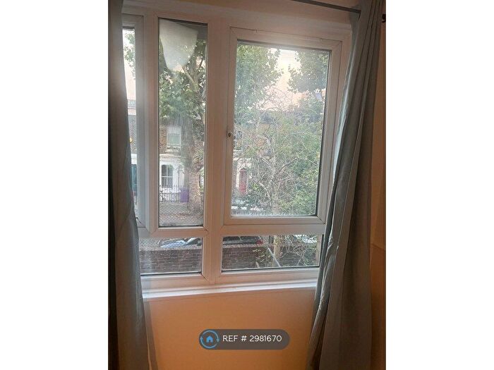 1 Bedroom Maisonette To Rent In Fairfoot Road, London, E3