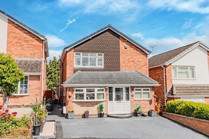 4 Bedroom Detached House For Sale In Foxcroft Close, Leicester, LE3