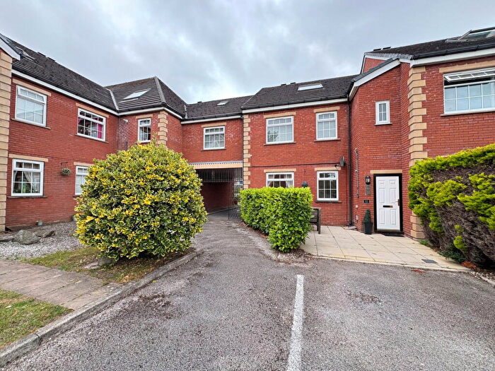 2 Bedroom Flat For Sale In Deyes Court, Maghull, L31
