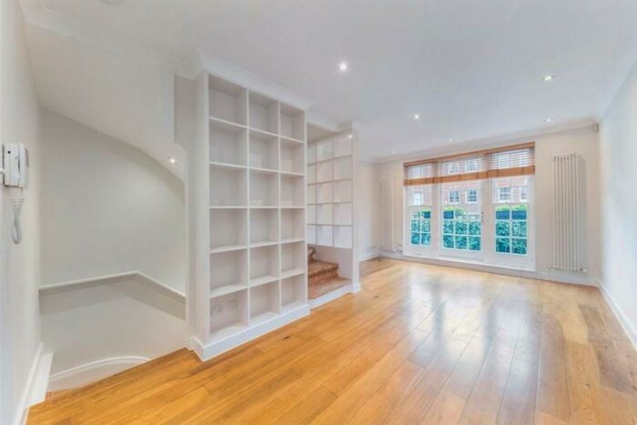 2 Bedroom Maisonette To Rent In Colosseum Terrace, Marylebone, London, NW1