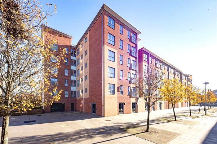 2 Bedroom Flat For Sale In Englefield House, Moulsford Mews, Reading, Berkshire, RG30