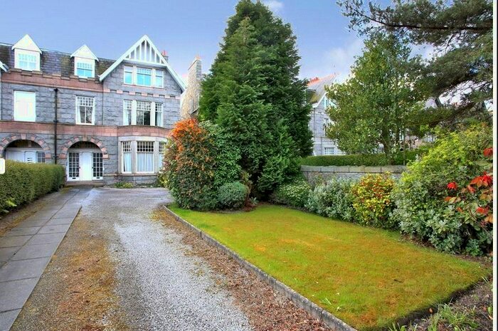 2 Bedroom Flat To Rent In B Queens Road, Aberdeen, AB15