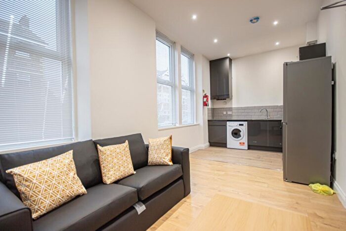 2 Bedroom Apartment To Rent In - Hutton Terrace, Newcastle Upon Tyne, Tyne And Wear, NE2
