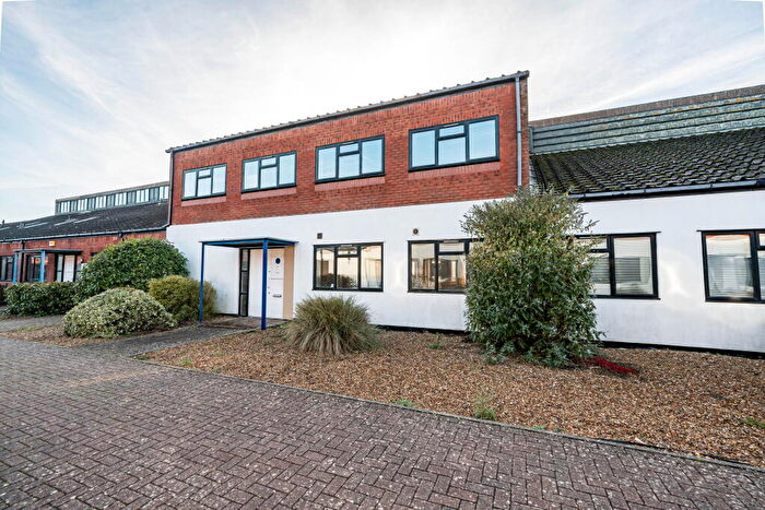 2 Bedroom Flat To Rent In Walker Avenue, Wolverton Mill, MK12