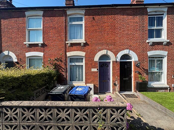 2 Bedroom House To Rent In Park Street, Salisbury, SP1
