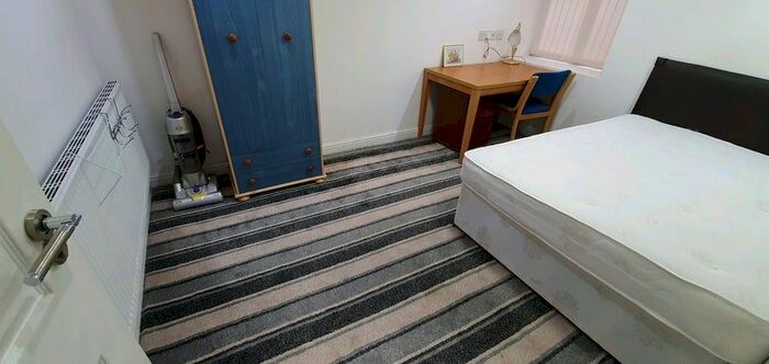 2 Bedroom Terraced House To Rent In Spring Gardend, Salford, M6