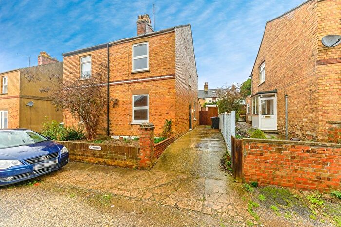 2 Bedroom Semi Detached House For Sale In Coalville Cottages, Stamford, PE9