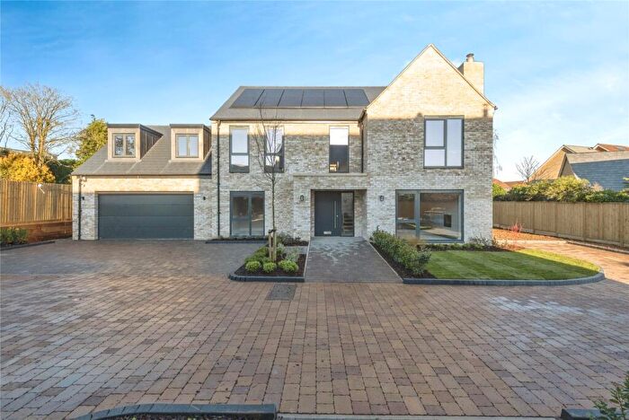 5 Bedroom Detached House For Sale In Meadowsweet, Lower Stondon, Bedfordshire, SG16