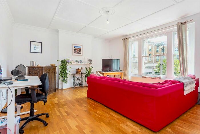 3 Bedroom Flat To Rent In The Broadway, Wimbledon, London, SW19