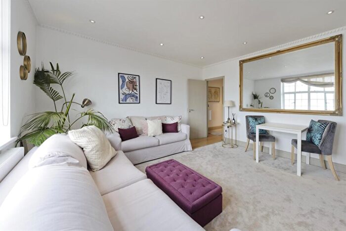 1 Bedroom Flat To Rent In Donovan Court, Drayton Gardens, SW10