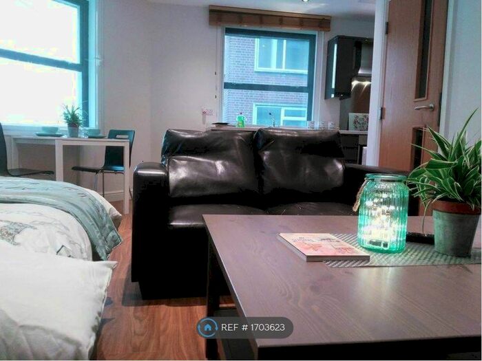 Studio To Rent In Hartshead House, Sheffield, S1