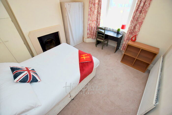 5 Bedroom Terraced House To Rent In Colwyn Road, Abington, Northampton, NN1