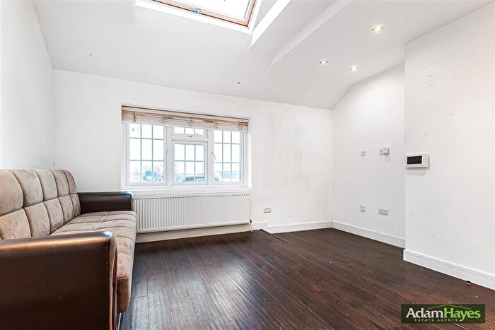 1 Bedroom Flat For Sale In Castle Mews, North Finchley, N12