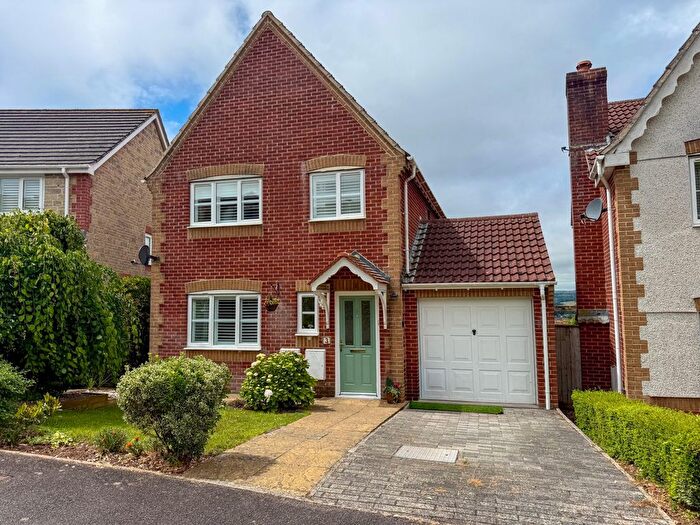 3 Bedroom Detached House For Sale In Abbotswood, Kingsteignton, Newton Abbot, TQ12