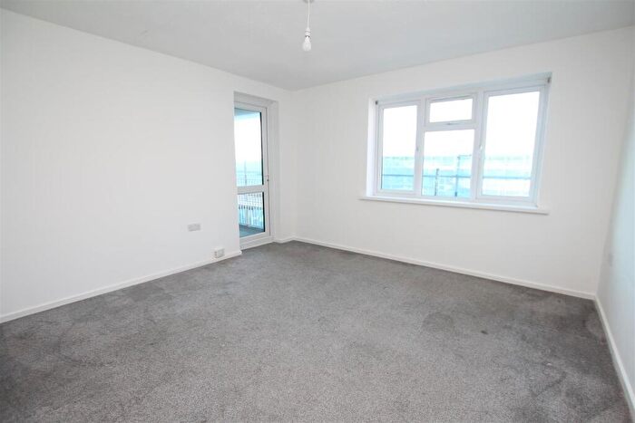 2 Bedroom Flat To Rent In Lockwood Crescent, Brighton, BN2