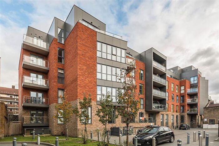 2 Bedroom Flat For Sale In Waleorde Road, Elephant Amp; Castle, SE17