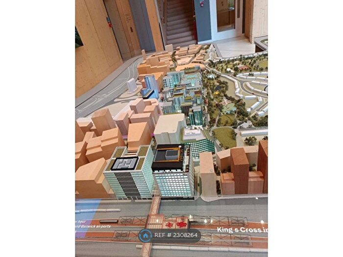 2 Bedroom Flat To Rent In Ribbon Lane, Brent Cross, NW2