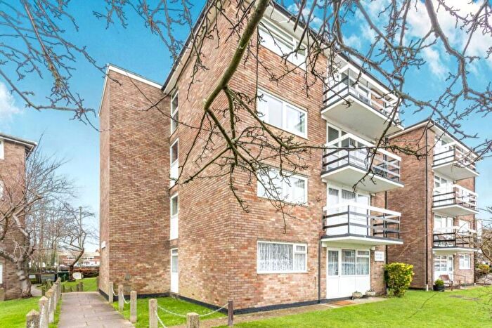 2 Bedroom Flat To Rent In Chidham Close, Havant, Hampshire, PO9