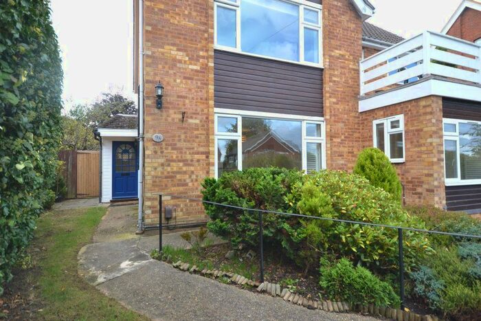 3 Bedroom Flat To Rent In Rosebery Avenue, Harpenden AL5