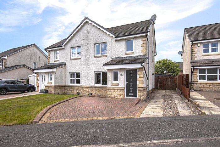 3 Bedroom Semi-Detached House For Sale In Braemar Drive, Dunfermline, KY11