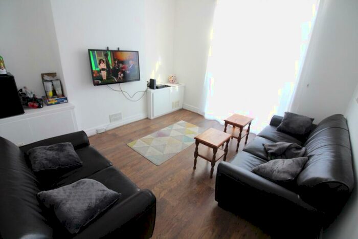 4 Bedroom Terraced House To Rent In Flaxland Avenue, Heath, CF14