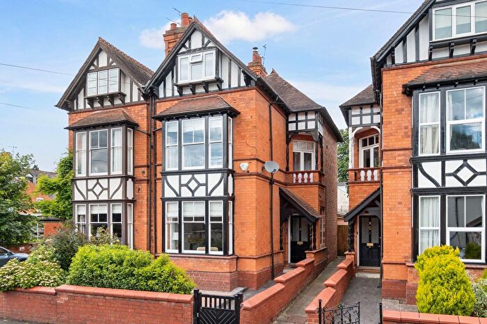 5 Bedroom Semi-Detached House For Sale In Sunnyside Road, Barbourne, Worcester., WR1