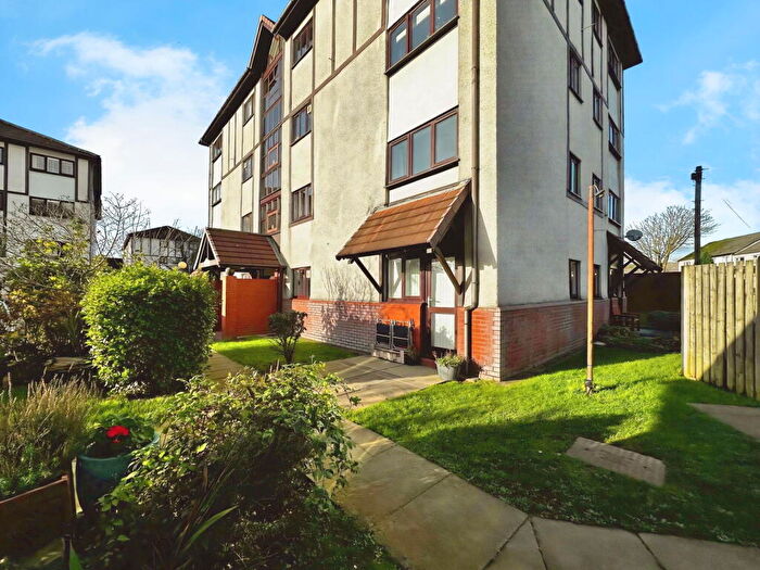 2 Bedroom Maisonette For Sale In Dunbar Road, Ingol, Preston, PR2