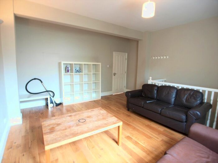 4 Bedroom Flat To Rent In Allen Road, Newington Green, N16