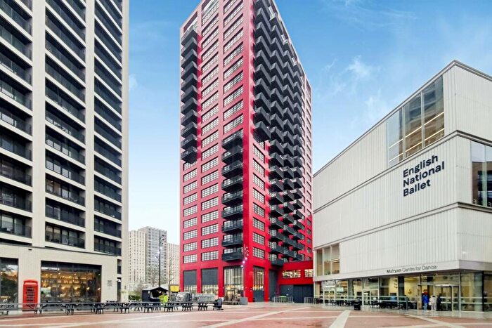 2 Bedroom Flat To Rent In Defoe House, Canning Town, London, E14