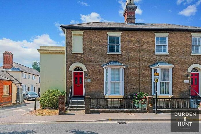 1 Bedroom Flat To Rent In High Street, Ongar, CM5