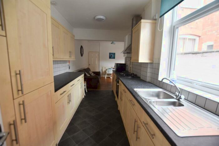 3 Bedroom Terraced House To Rent In Harrow Road, Leicester, LE3