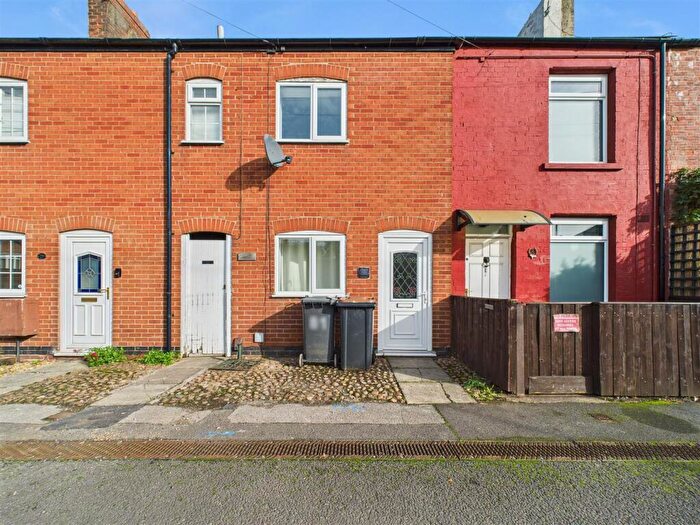 2 Bedroom Town House To Rent In High Street, Kimberley, Nottingham, NG16