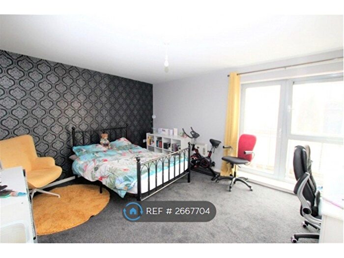 2 Bedroom Flat To Rent In Low Street, Sunderland, SR1