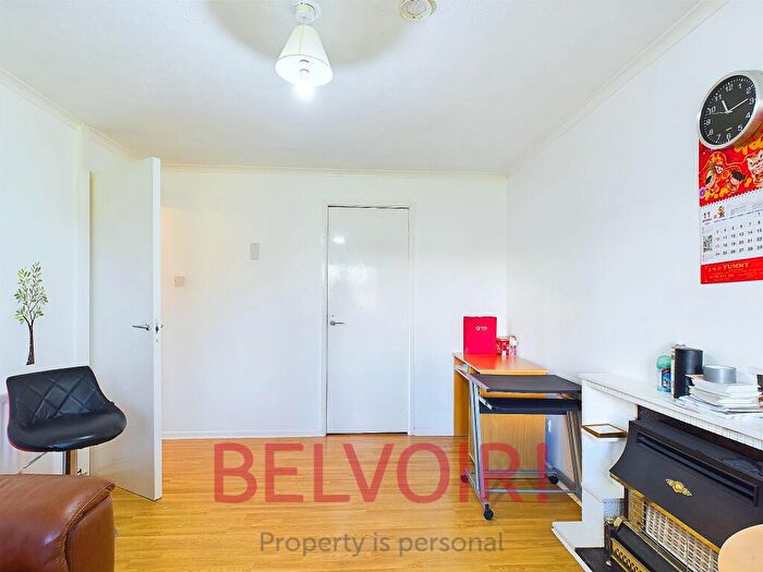 3 Bedroom Town House For Sale In Ladywell Road, Tunstall, Stoke-on-Trent, ST6