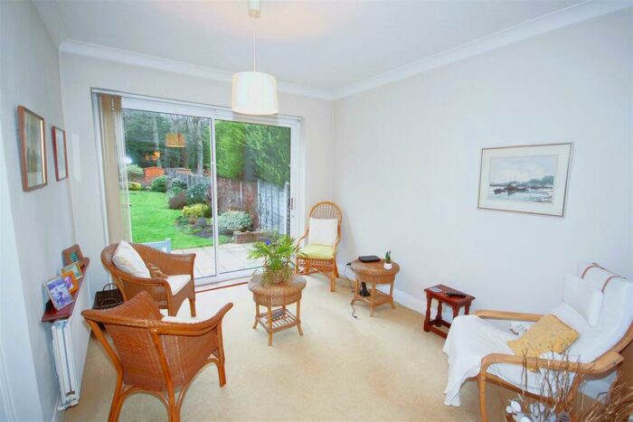 3 Bedroom Detached House For Sale In Woodland Way, Petts Wood East, Kent, BR5