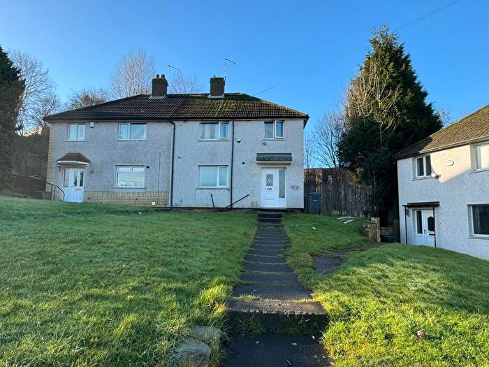 3 Bedroom Semi Detached House To Rent In Farm Hill Road, Bradford, West Yorkshire, BD10