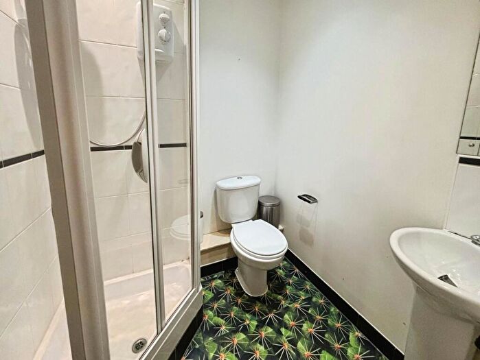 1 Bedroom Flat To Rent In Thornton Chambers, The Headrow, Leeds, West Yorkshire, LS1