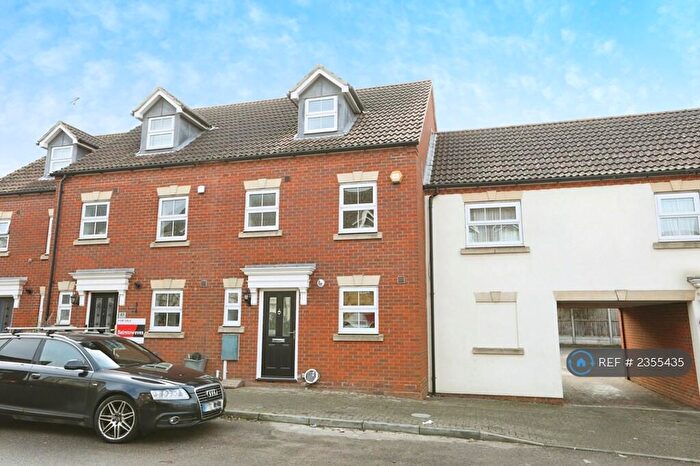 3 Bedroom Semi-Detached House To Rent In Sittingbourne, Sittingbourne, ME10