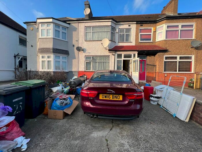 3 Bedroom Terraced House To Rent In Norfolk Close, Wood Green Palmers Green N13