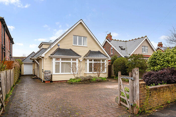 4 Bedroom Detached House For Sale In Beach Road, Emsworth, PO10