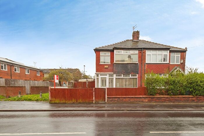 3 Bedroom Semi Detached House For Sale In Briscoe Lane, Manchester, Lancashire, M40